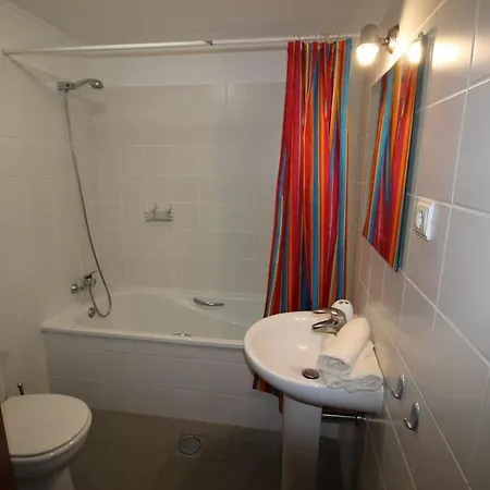 Portinho Ii-modern With Balcony Facing The Sea Caniço