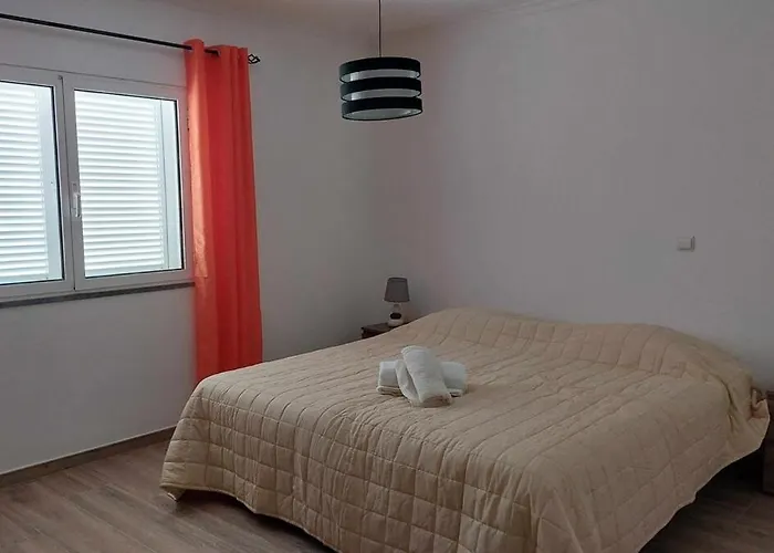 Portinho Ii-modern With Balcony Facing The Sea