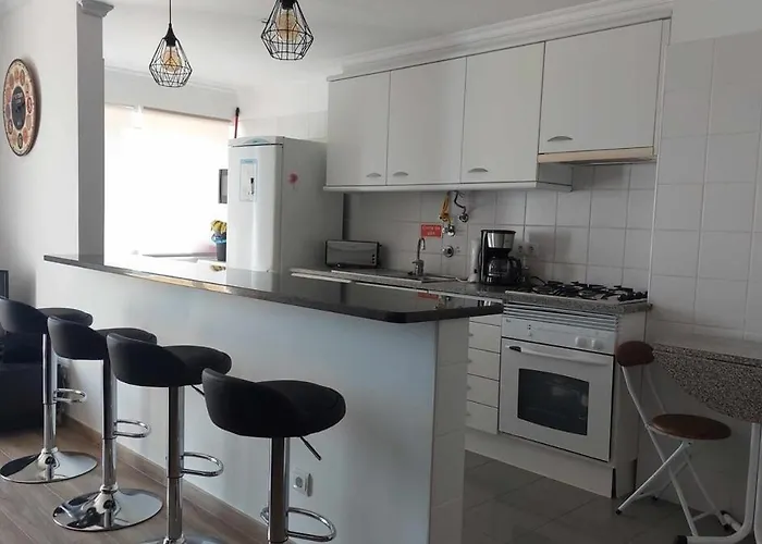 Portinho Ii-modern With Balcony Facing The Sea Апартаменты *