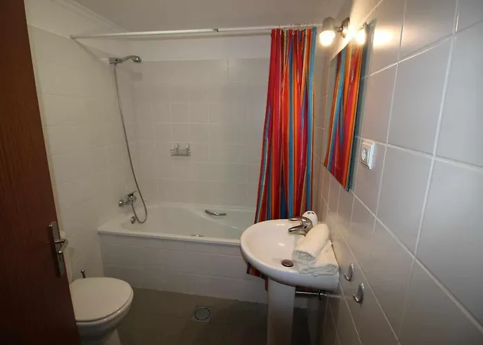 Portinho Ii-modern With Balcony Facing The Sea Caniço