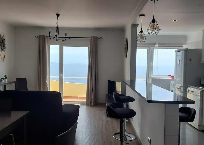 Portinho Ii-modern With Balcony Facing The Sea * Канису