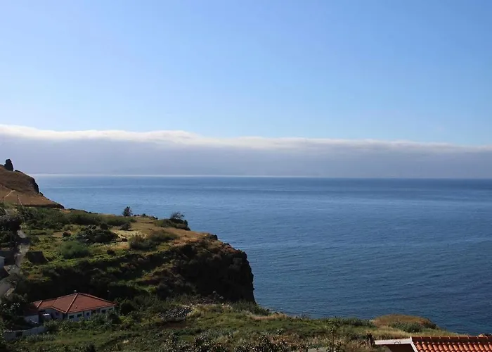 Portinho Ii-modern With Balcony Facing The Sea Daire